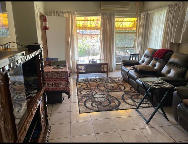 3 BEDROOM HOUSE FOR SALE IN CROYDON